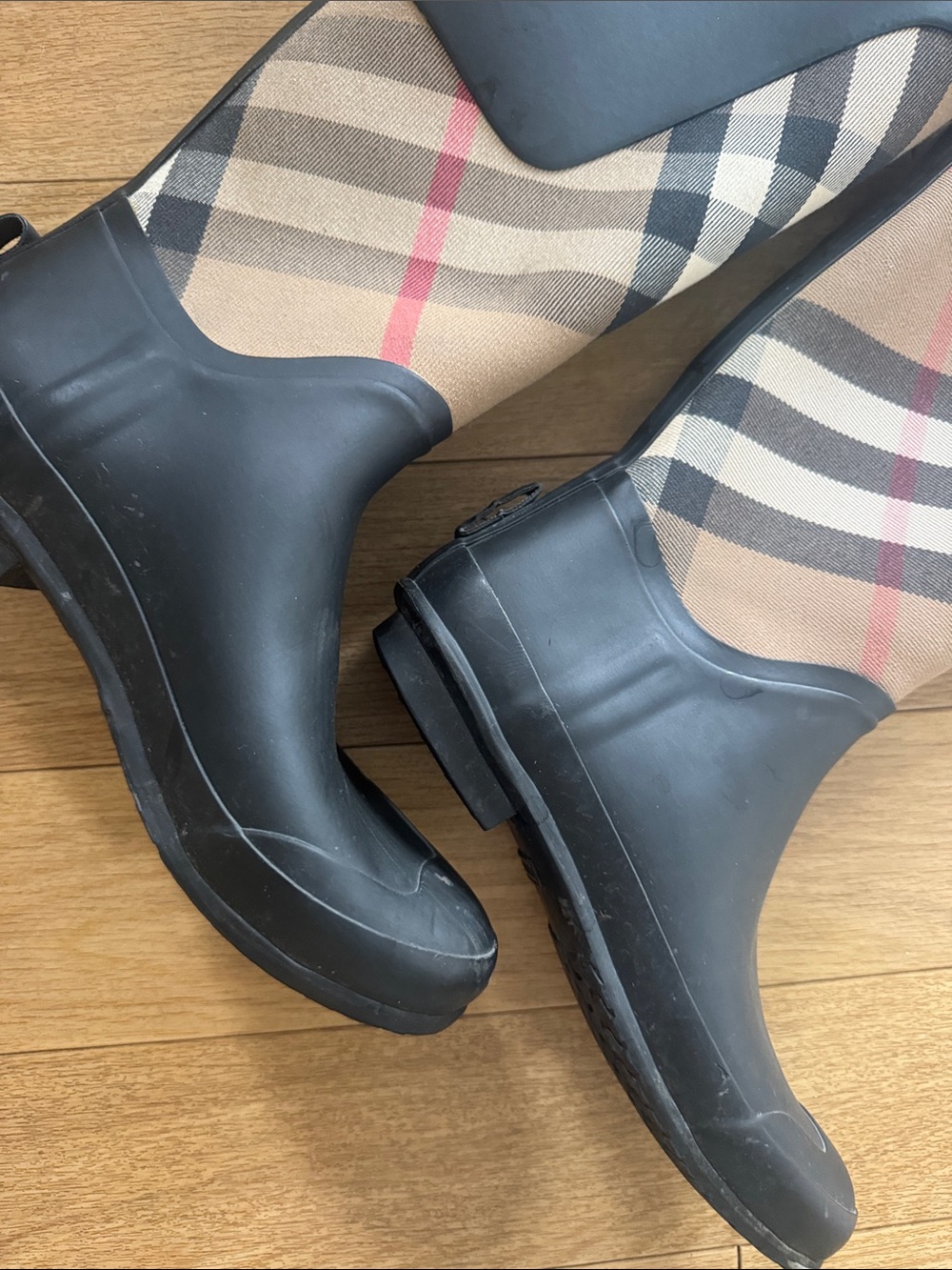 Burberry Black & Beige Plaid Women's Rain Boots. Sz 7 - Picture 3 of 8